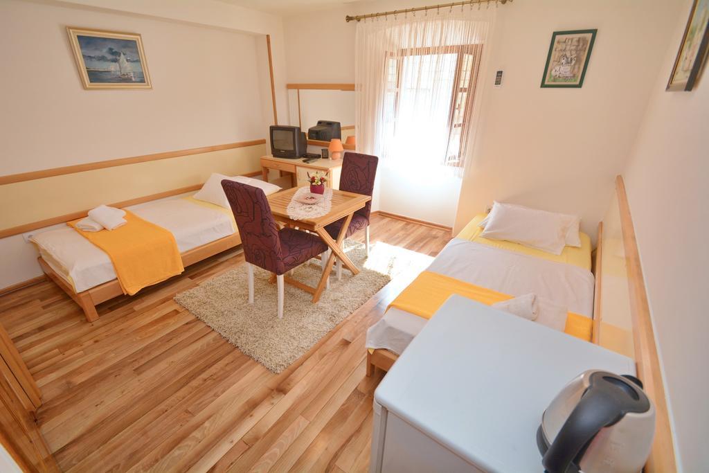 Studios Belvi โกตอร์ ภายนอก รูปภาพ