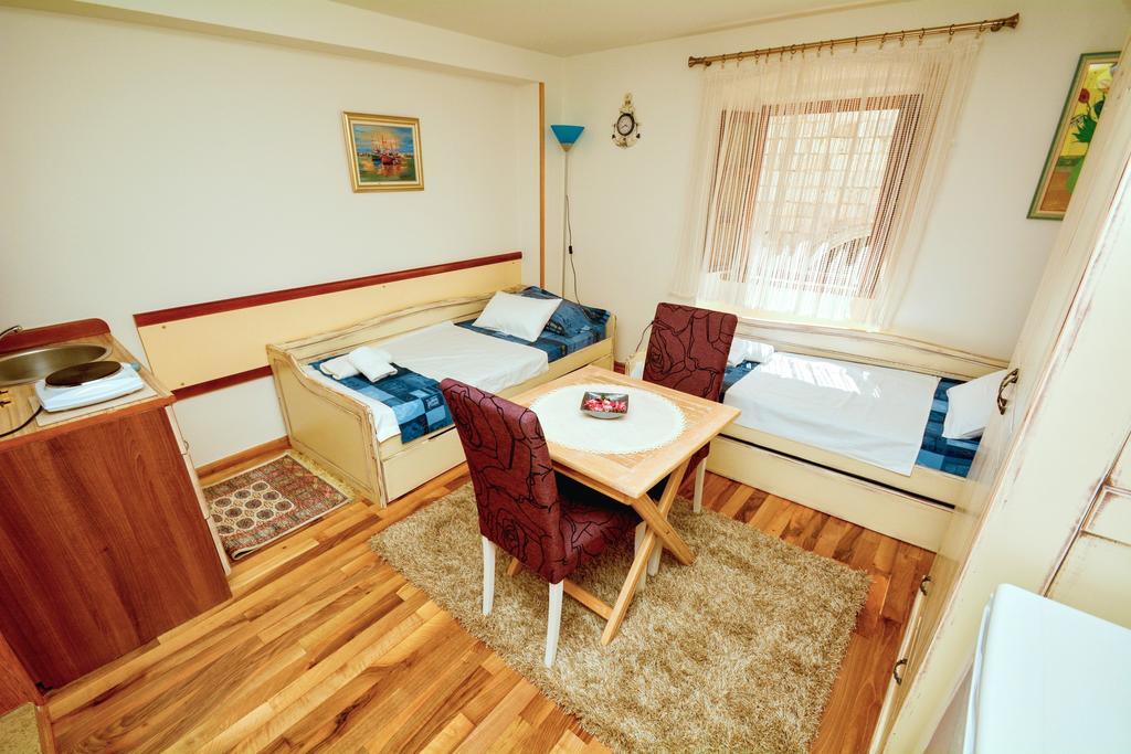 Studios Belvi โกตอร์ ภายนอก รูปภาพ